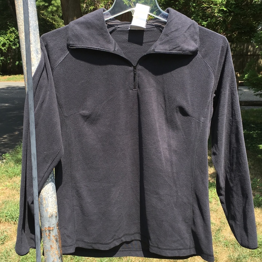 Columbia women’s fleece pullover size XL black.